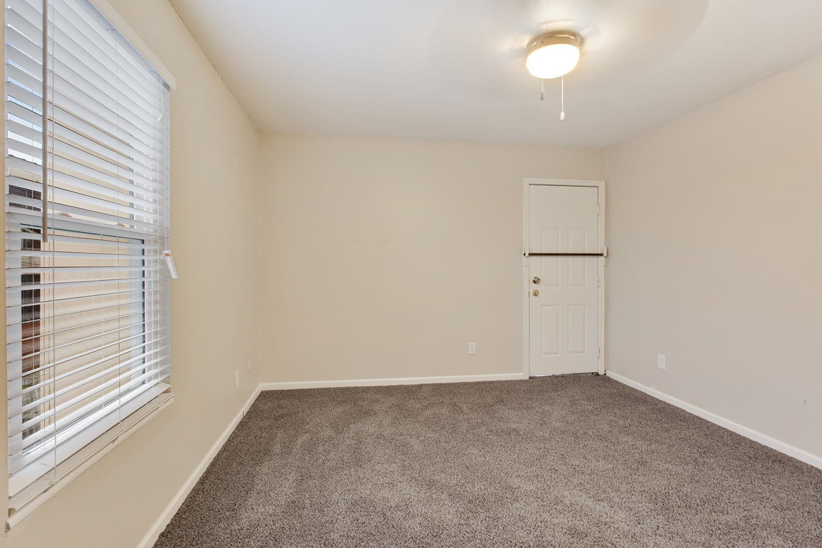 Kansas City Apartment: 3701-3703 Baltimore Ave