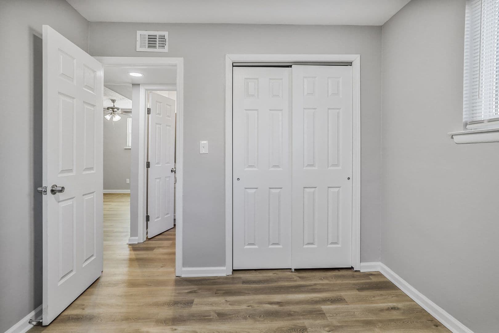 Parkville Apartment: 6110 NW Bell Rd.