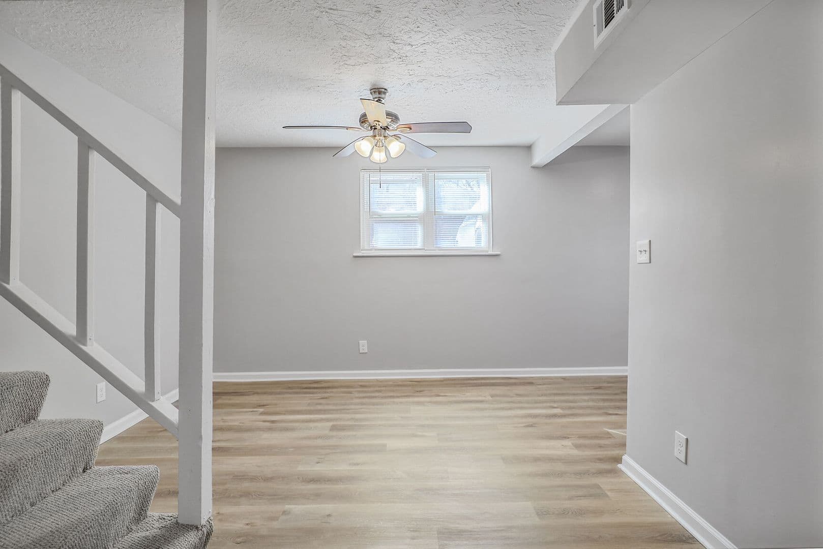 Parkville Apartment: 6110 NW Bell Rd.