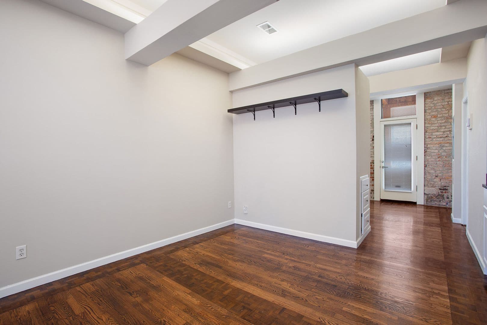 Kansas City Apartment: 1-7 E. 34th St.