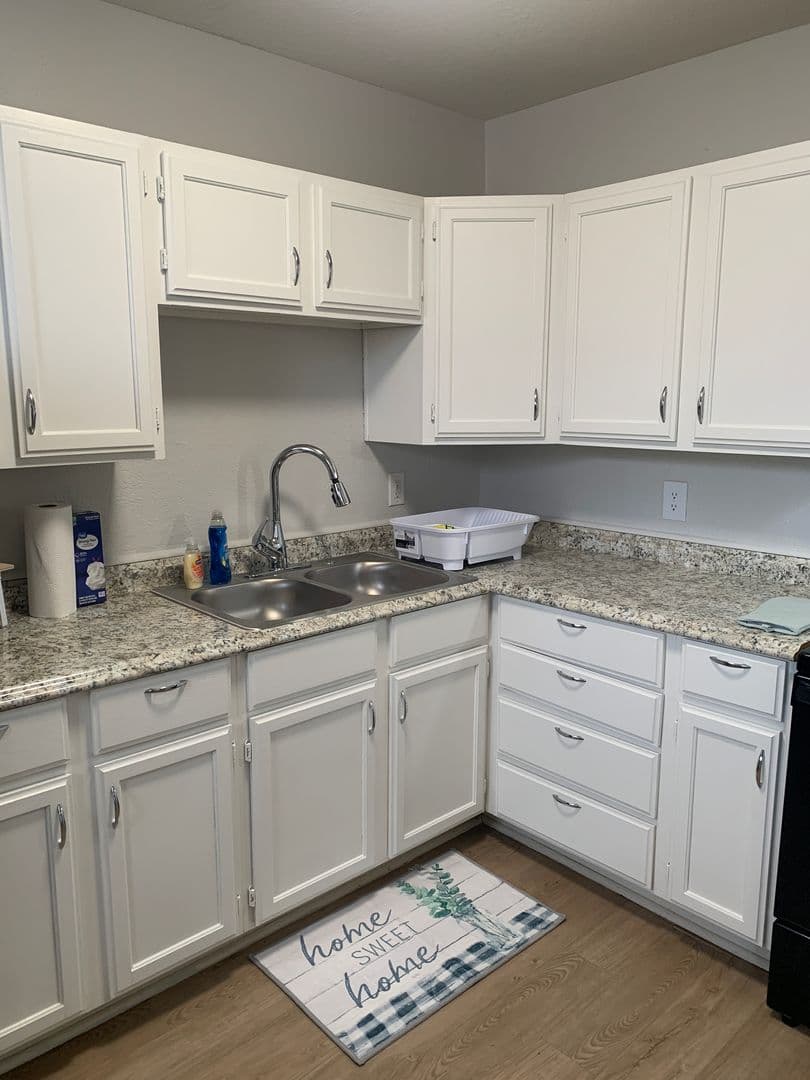 Parkville Apartment: 6110 NW Bell Rd.
