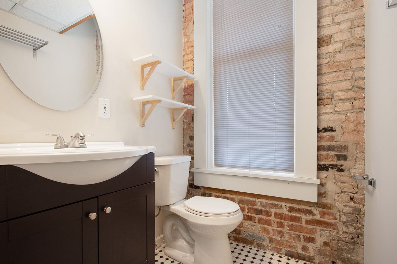 Kansas City Apartment: 1-7 E. 34th St.