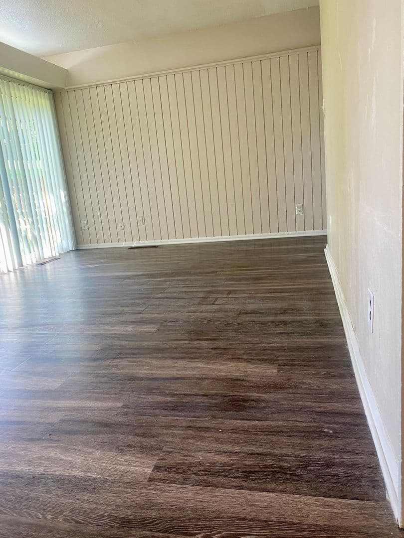Kansas City Apartment: 10561 Cypress Ave