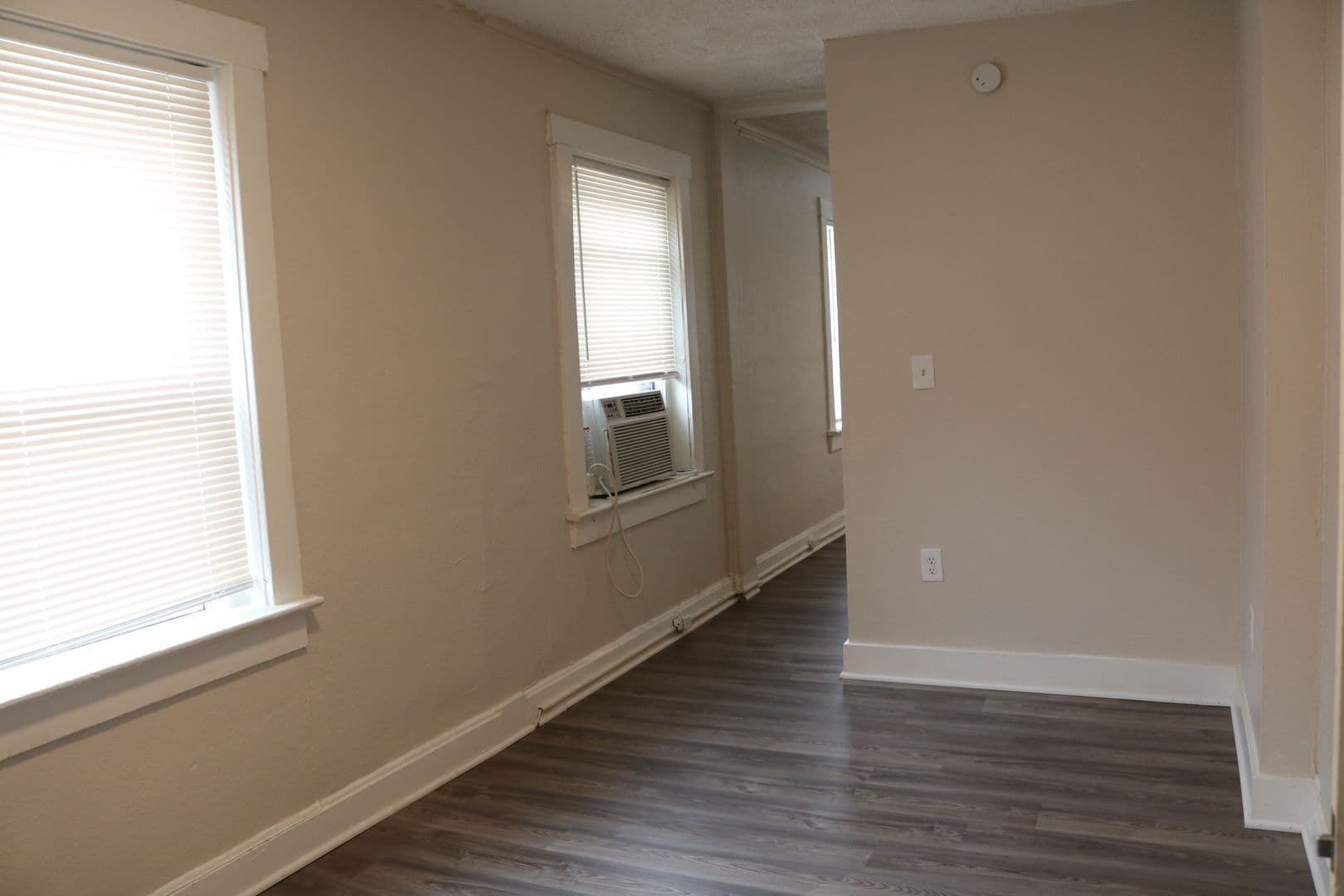 Kansas City Apartment: 905-911 W 40th Terr