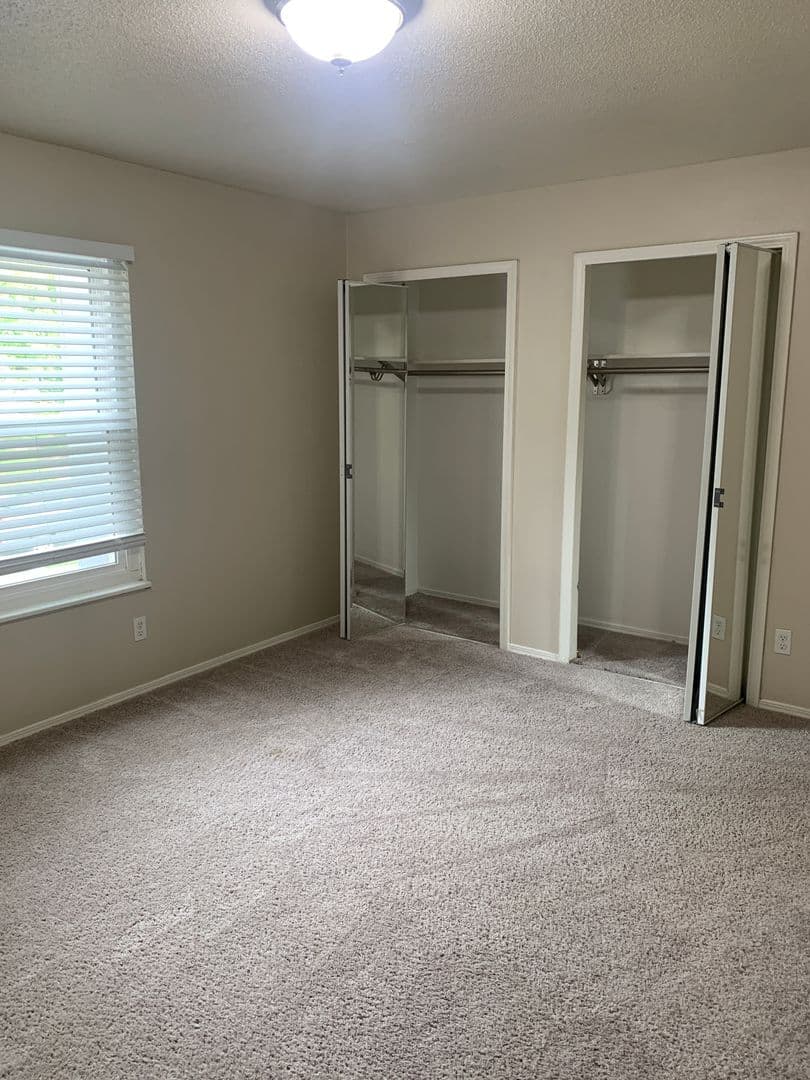 Kansas City Apartment: 3701-3703 Baltimore Ave