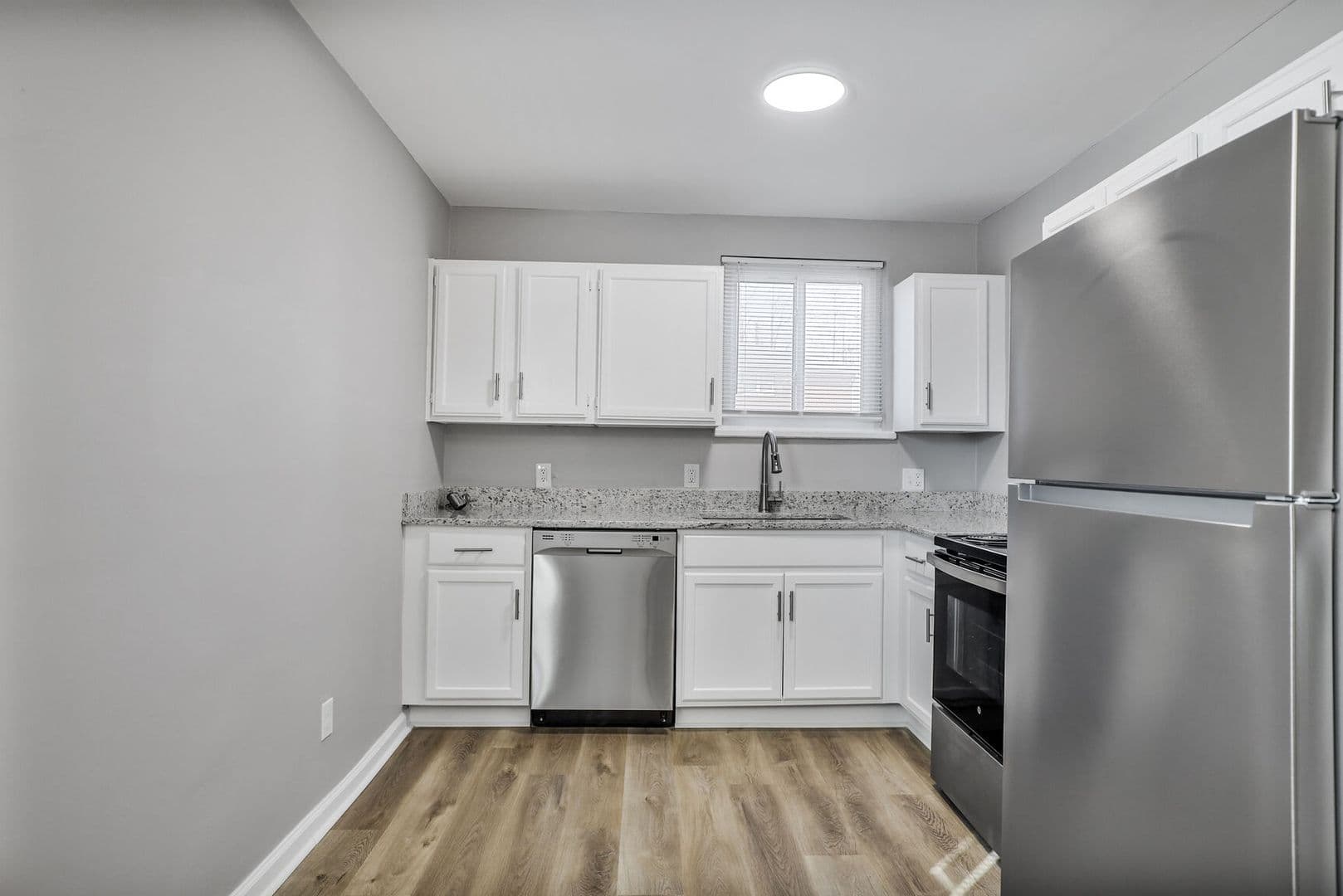 Parkville Apartment: 6110 NW Bell Rd.