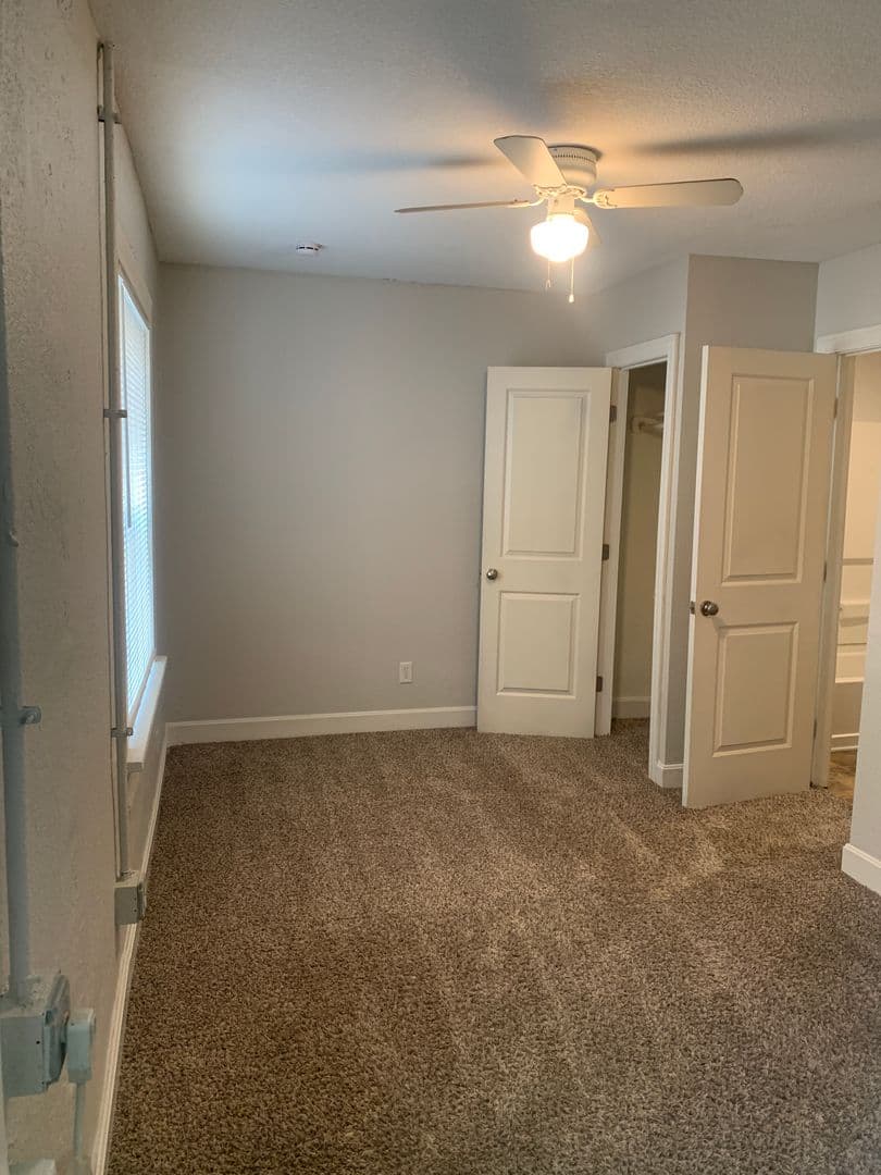 Kansas City Apartment: 905-911 W 40th Terr