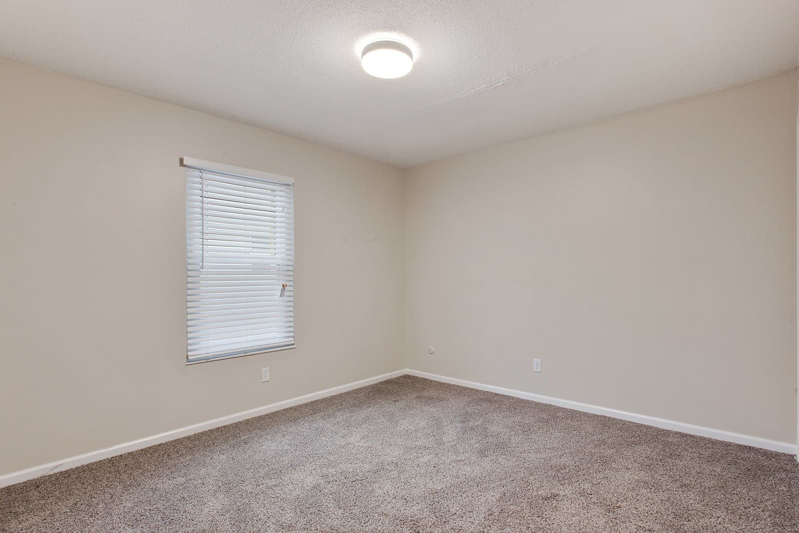 Kansas City Apartment: 3701-3703 Baltimore Ave