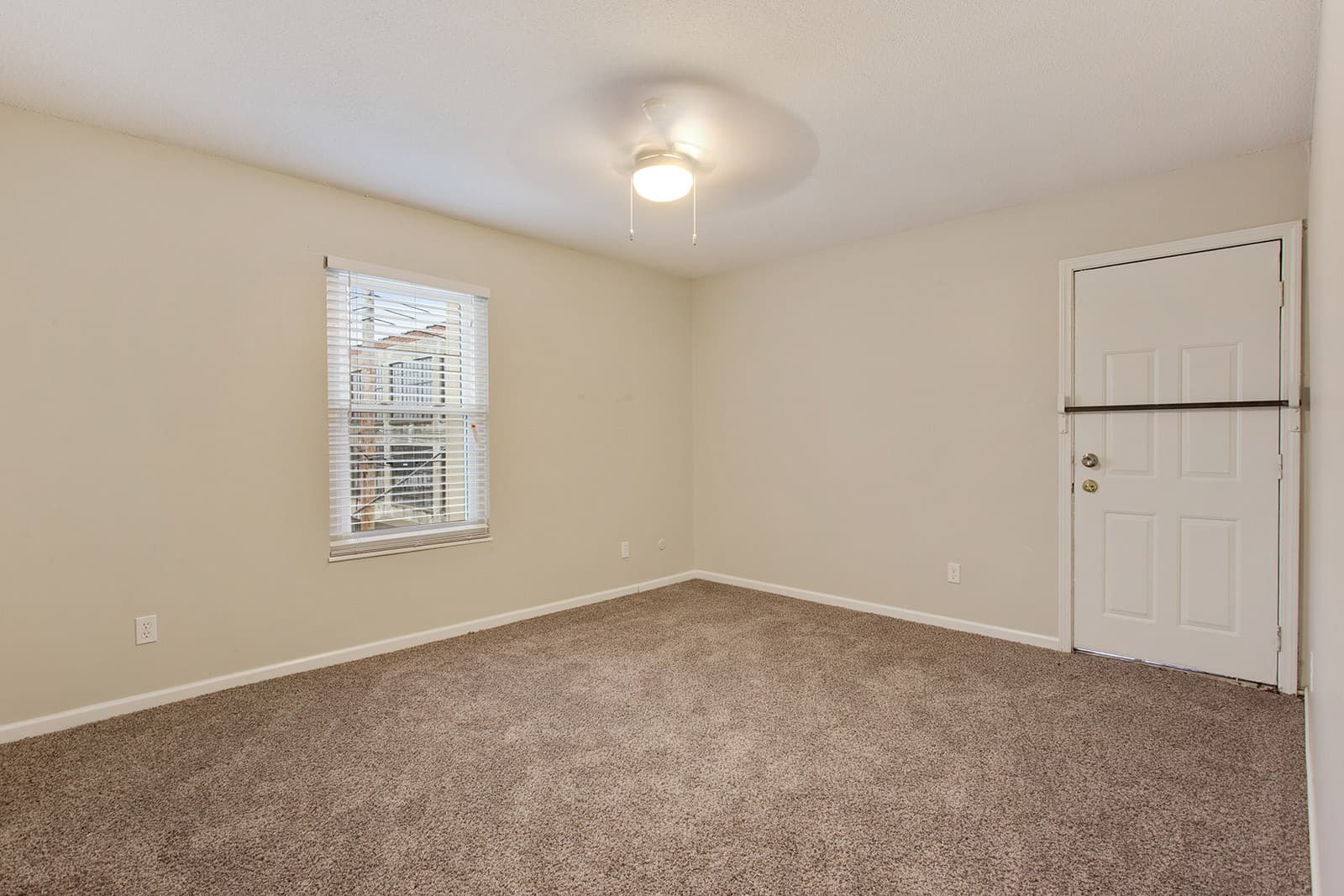 Kansas City Apartment: 3701-3703 Baltimore Ave