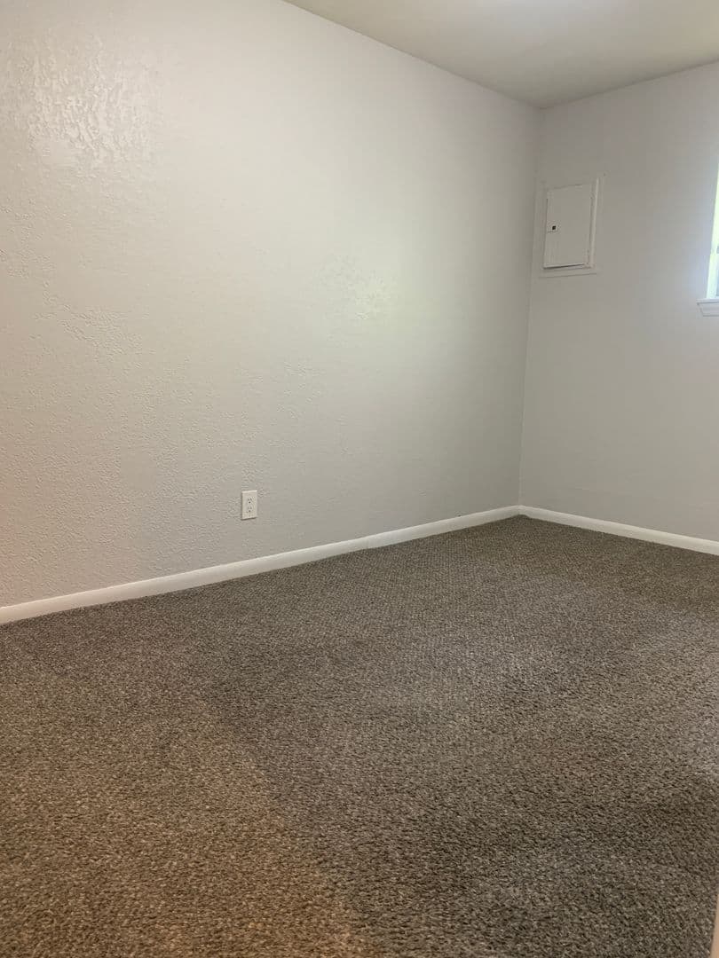 Parkville Apartment: 6110 NW Bell Rd.