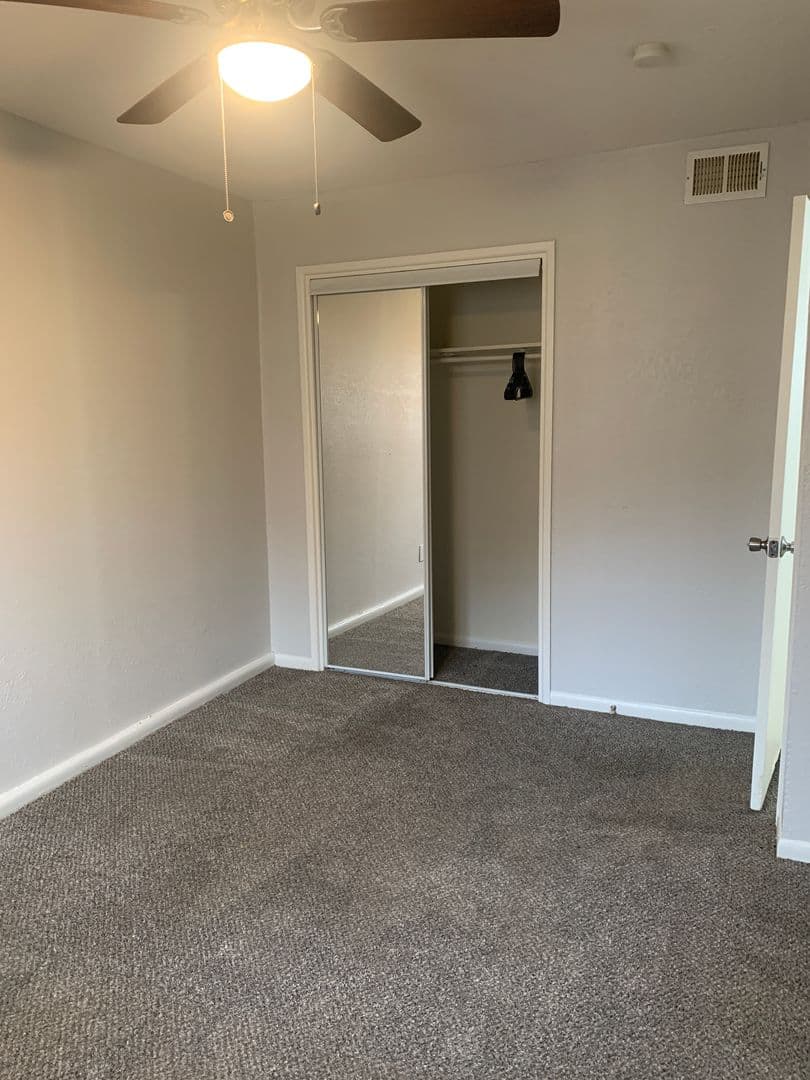 Parkville Apartment: 6110 NW Bell Rd.