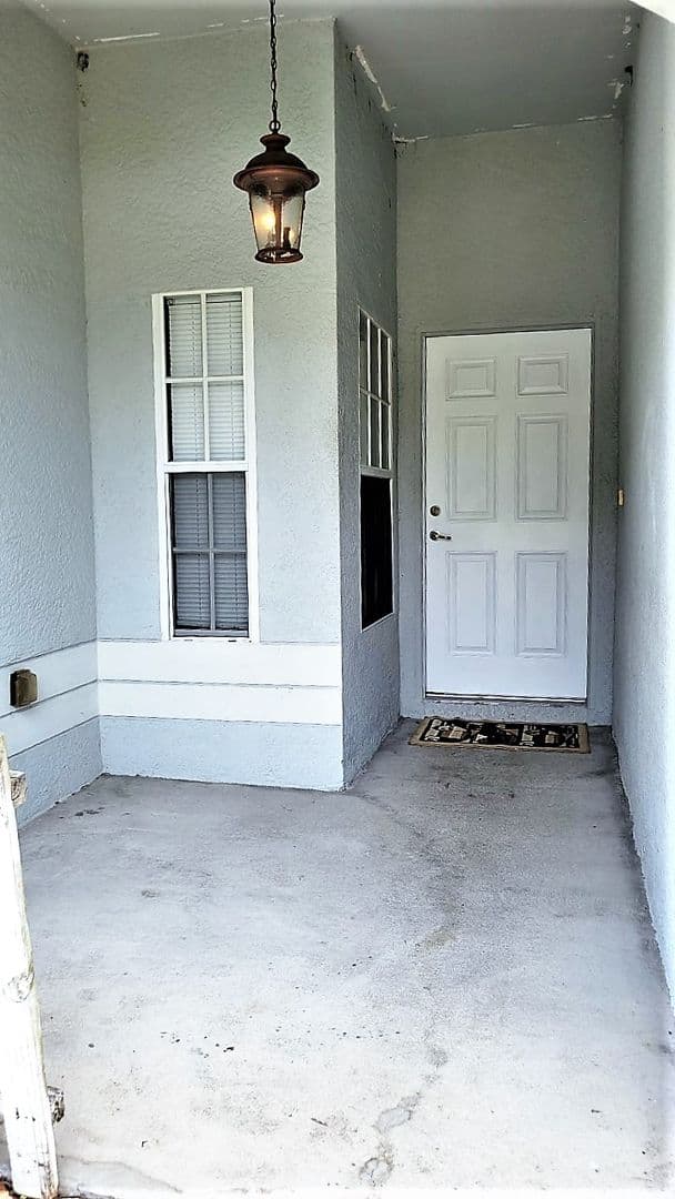 Wesley Chapel House: 30911 Midtown Court