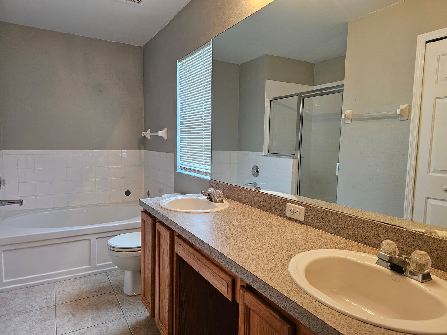 Wesley Chapel House: 30911 Midtown Court