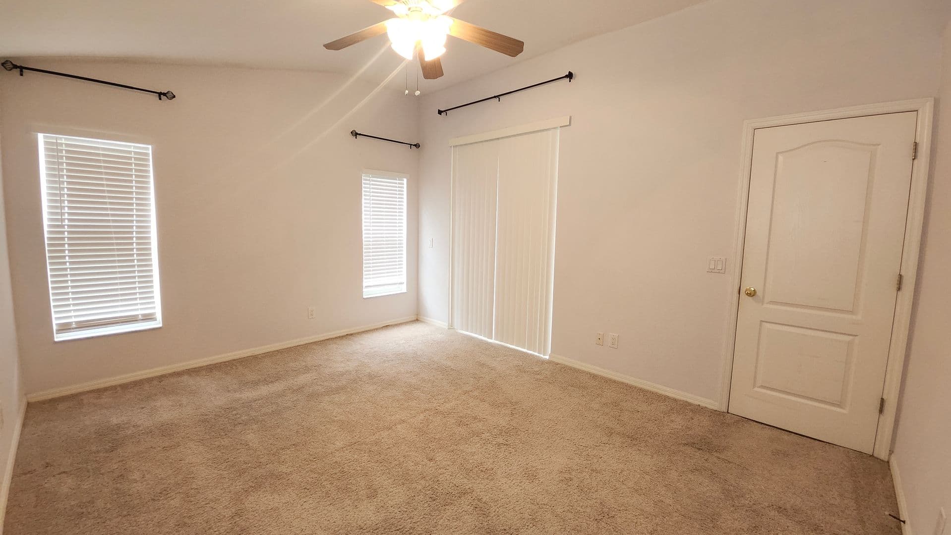 Valrico House: 1813 Greystone Heights Dr.