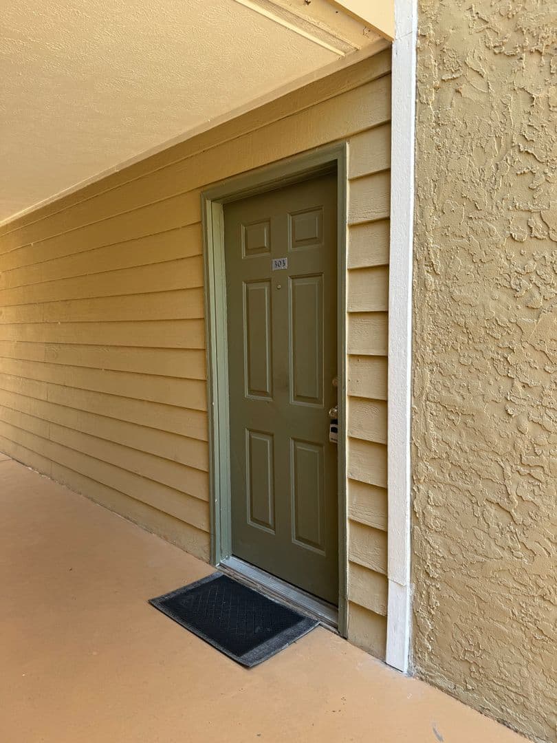 Tampa Condo: 9481 Highland Oak Dr.