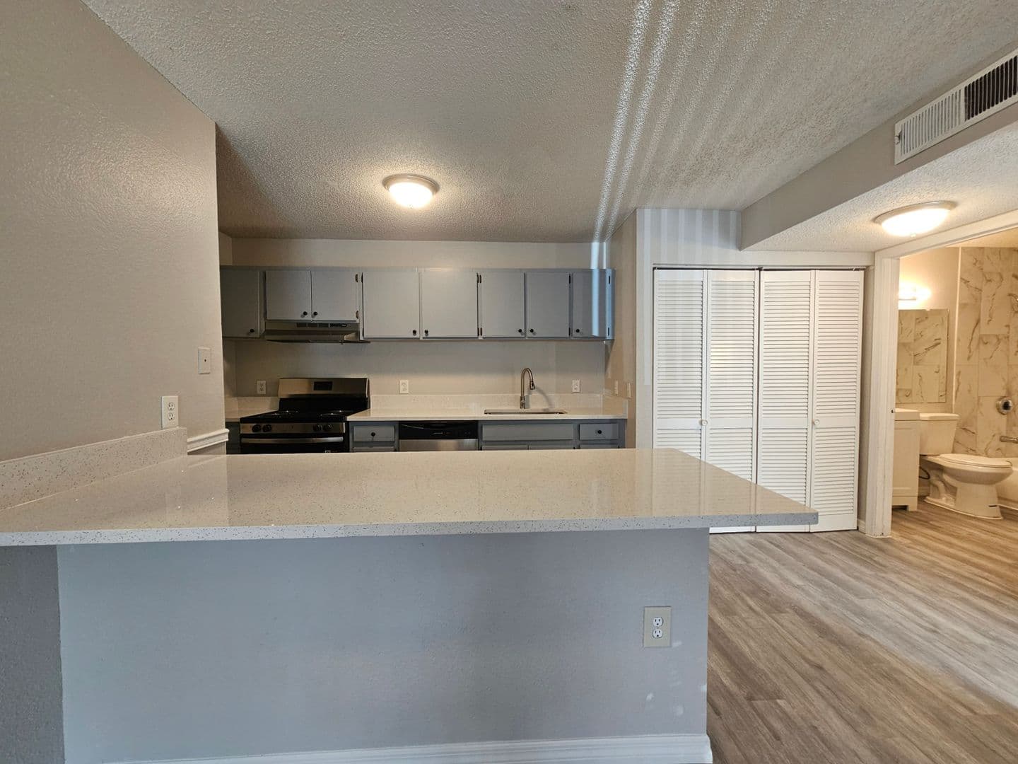 Tampa Condo: 9481 Highland Oak Dr.