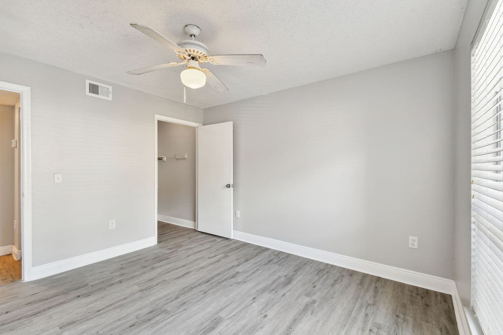 Tampa Condo: 9481 Highland Oak Dr.