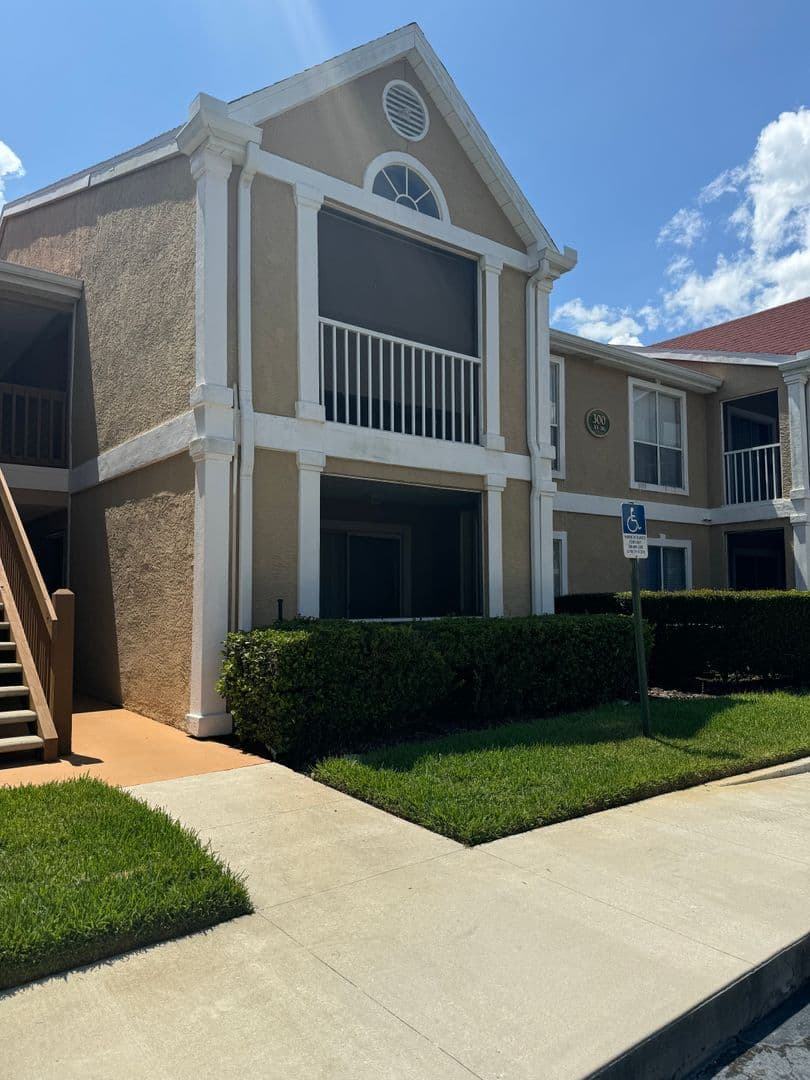 Tampa Condo: 9481 Highland Oak Dr.