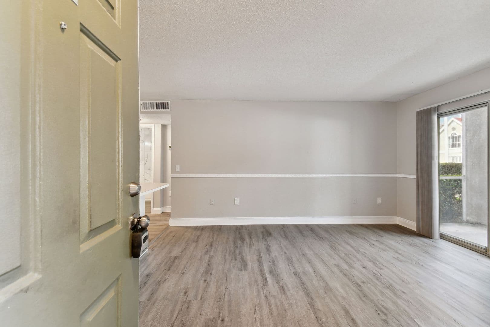 Tampa Condo: 9481 Highland Oak Dr.