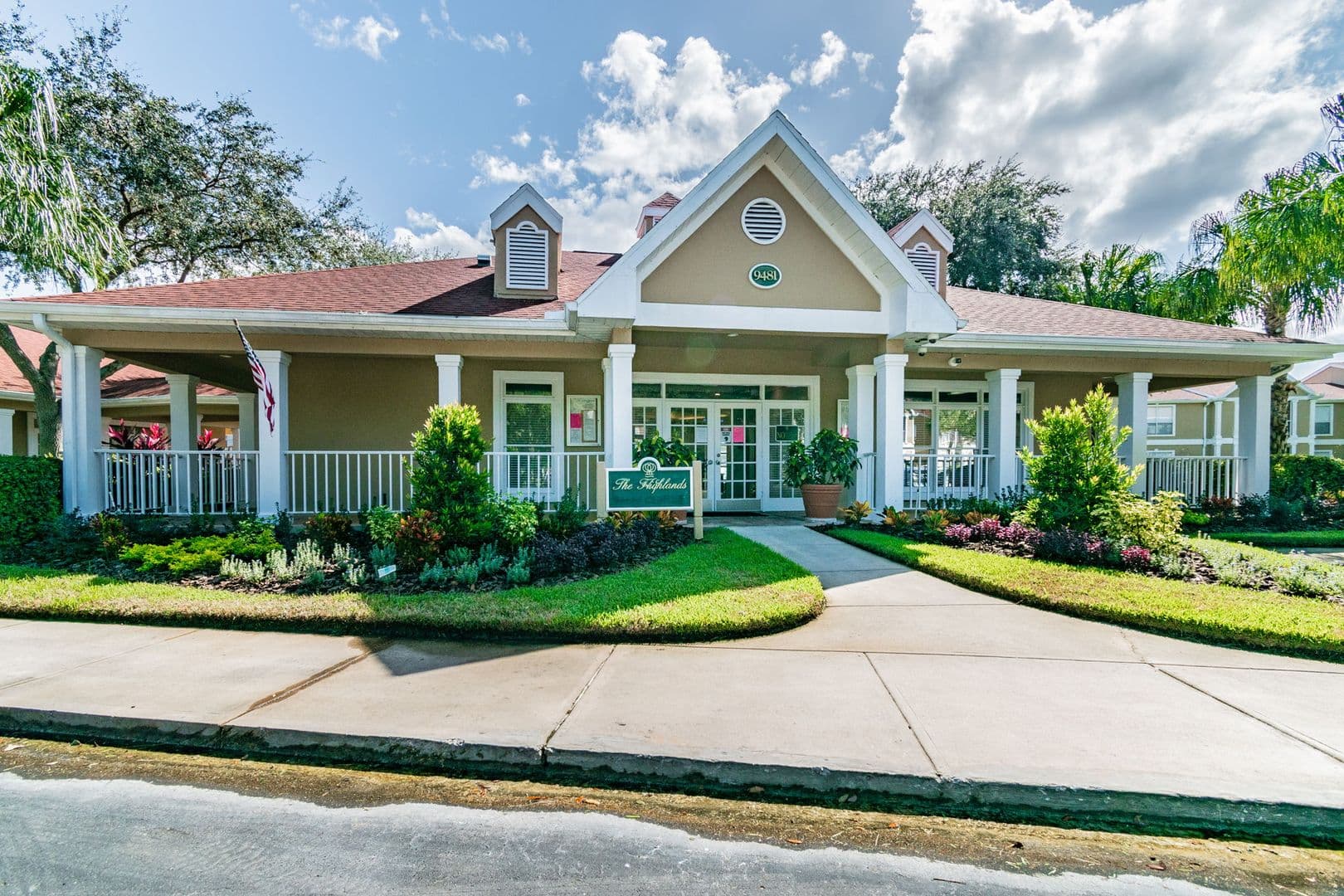 Tampa Condo: 9481 Highland Oak Dr.