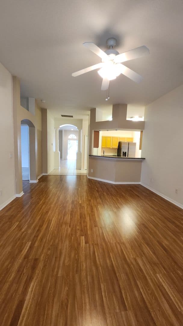 Valrico House: 1813 Greystone Heights Dr.