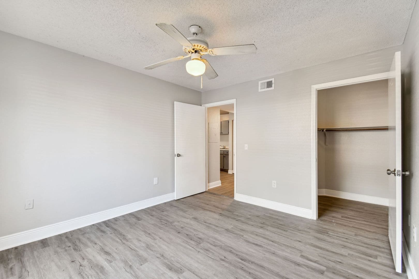Tampa Condo: 9481 Highland Oak Dr.