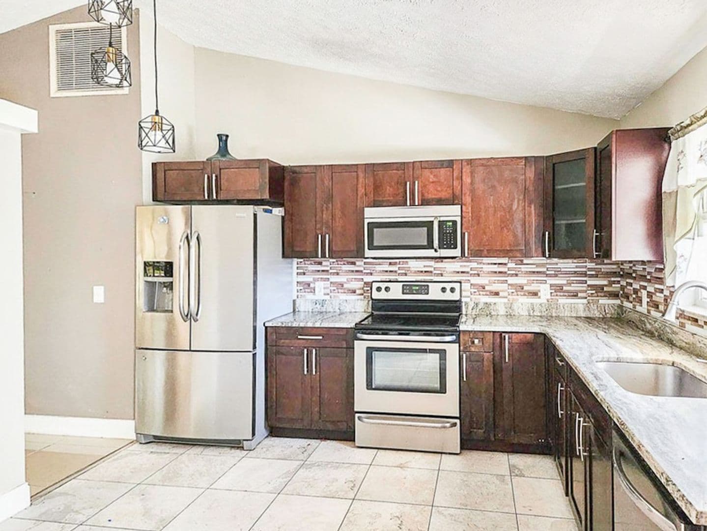 Port St. Lucie House: 518 SE Ocean Spray Terrace