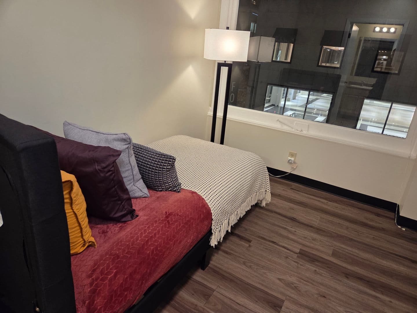 Seattle Apartment: 523 Pine Street