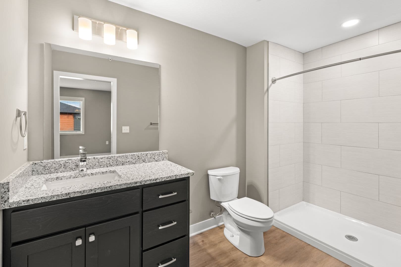 Fort Wayne Apartment: 2827 Westbrook Drive