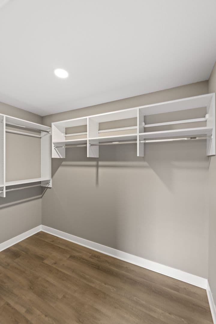 Fort Wayne Apartment: 2827 Westbrook Drive