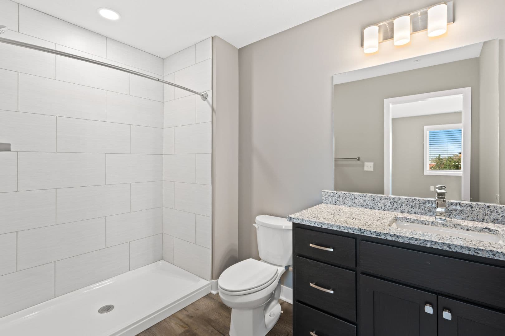 Fort Wayne Apartment: 2827 Westbrook Drive