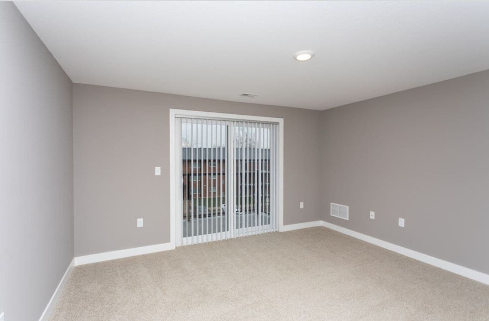 Fort Wayne Apartment: 2917 Westbrook Drive