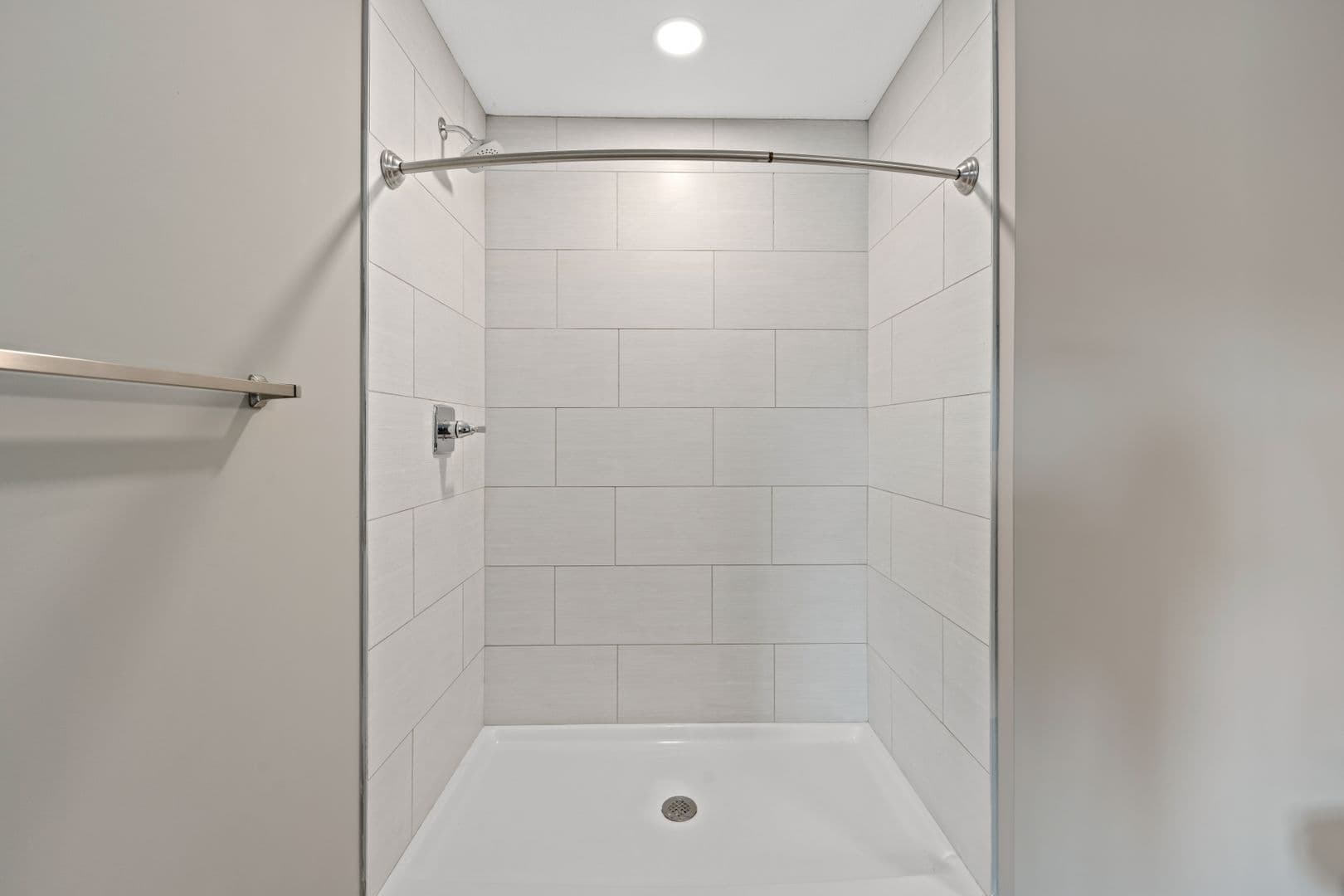 Fort Wayne Apartment: 2827 Westbrook Drive