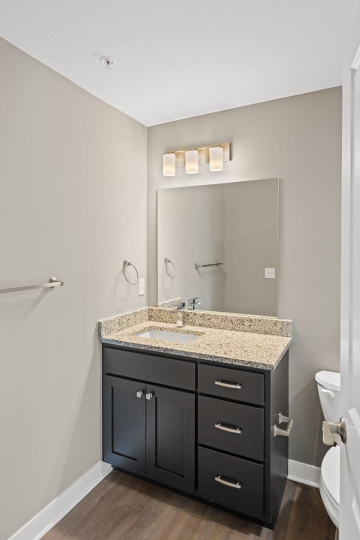 Fort Wayne Apartment: 2827 Westbrook Drive