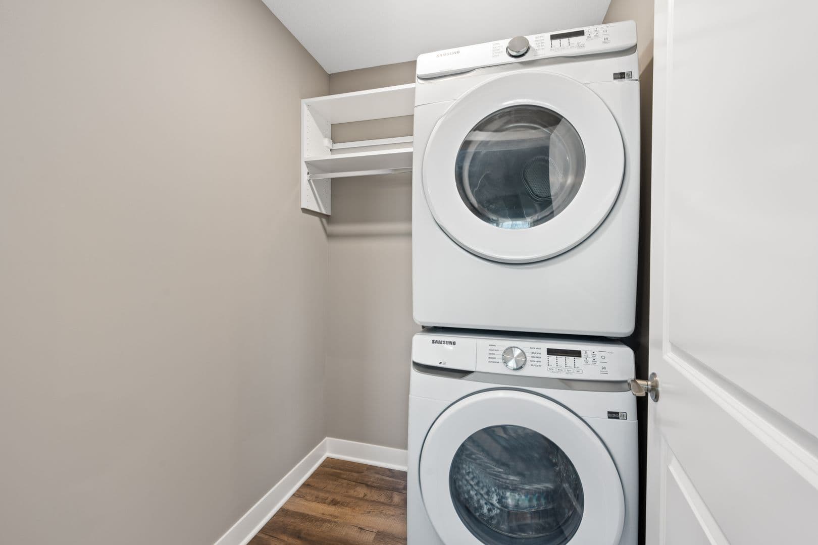 Fort Wayne Apartment: 2827 Westbrook Drive