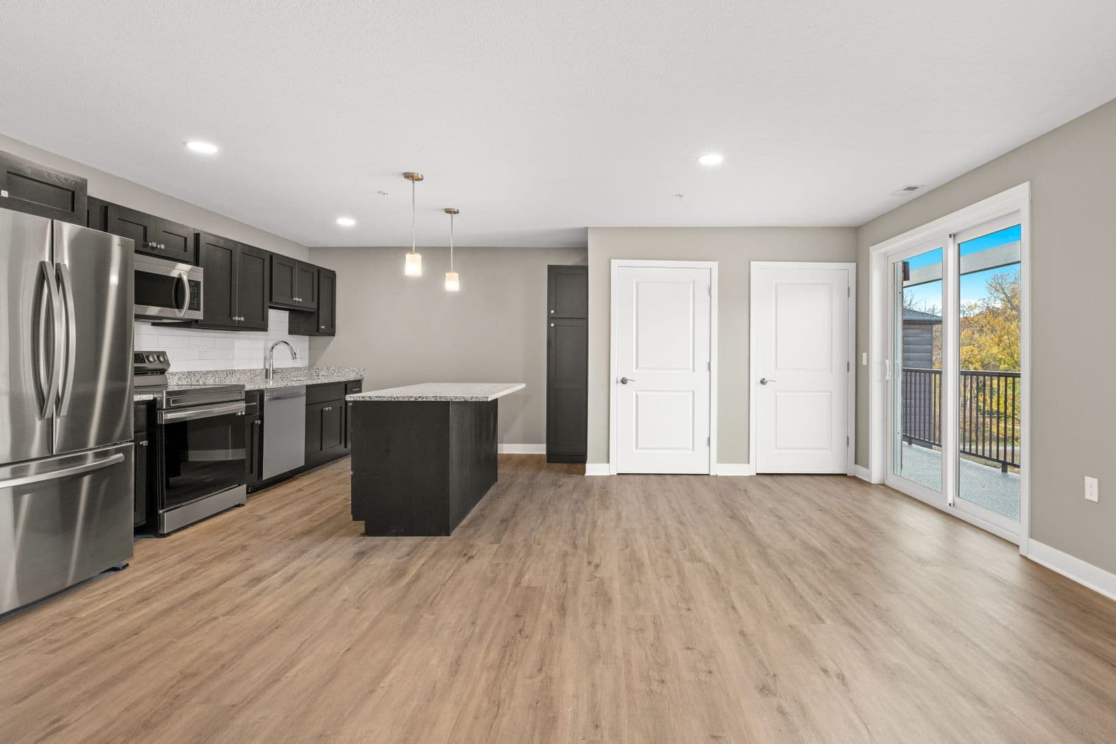 Fort Wayne Apartment: 2827 Westbrook Drive