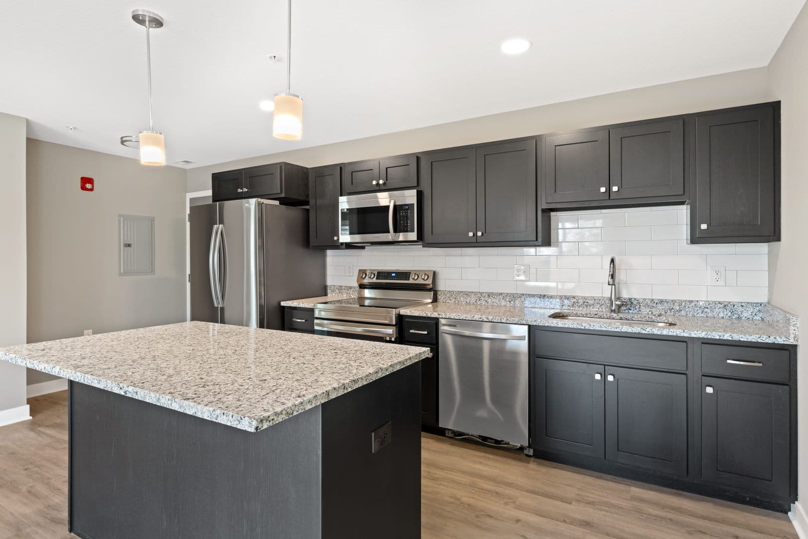 Fort Wayne Apartment: 2827 Westbrook Drive