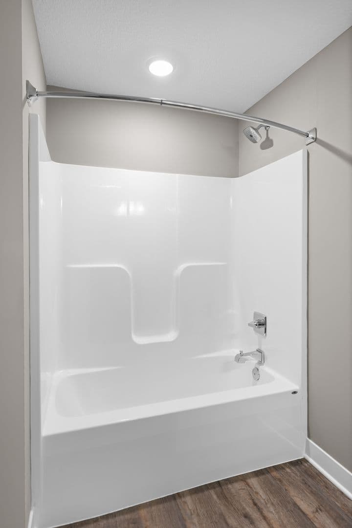 Fort Wayne Apartment: 2817 Westbrook Drive
