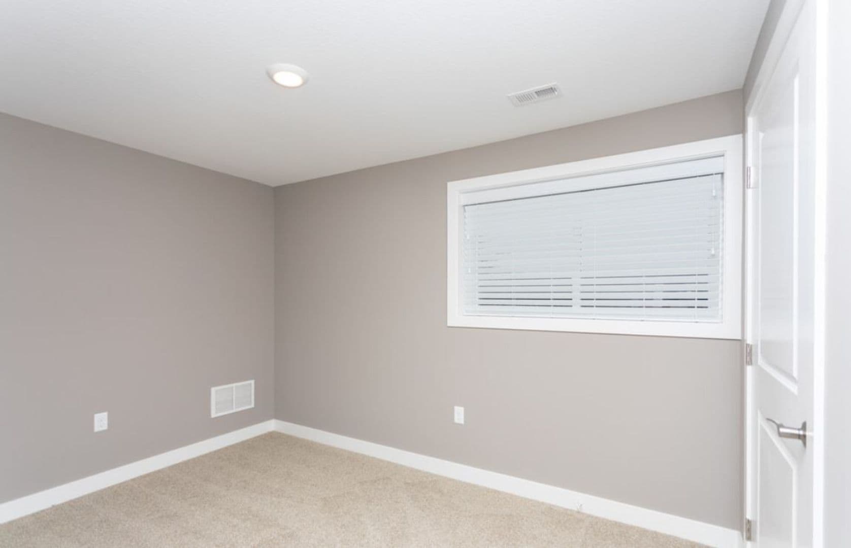 Fort Wayne Apartment: 2917 Westbrook Drive