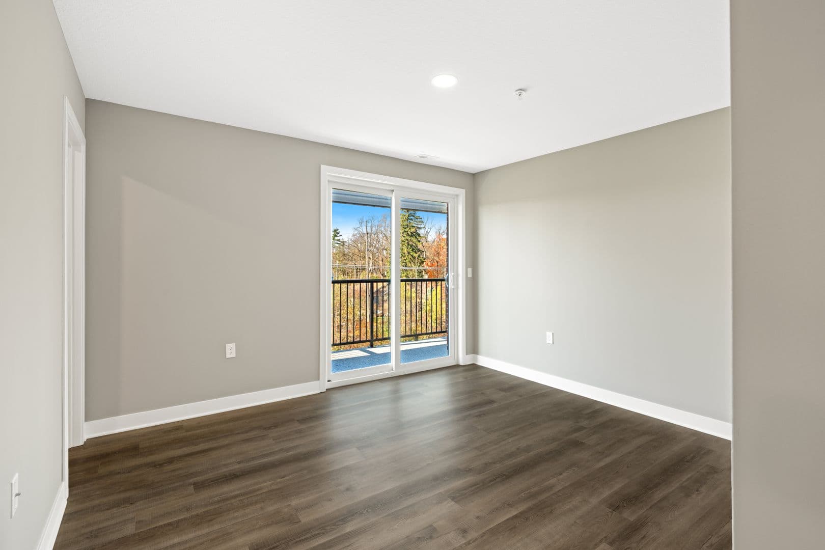 Fort Wayne Apartment: 2827 Westbrook Drive