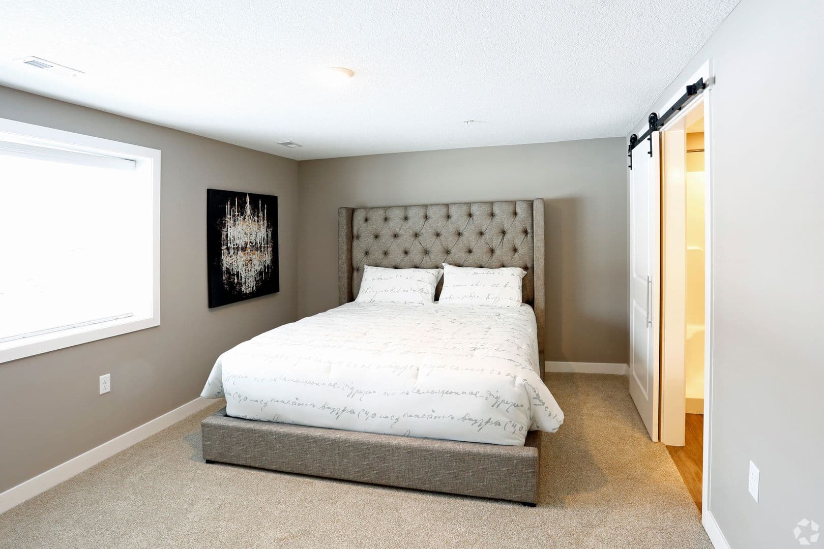 Fort Wayne Apartment: 2807 Westbrook Drive