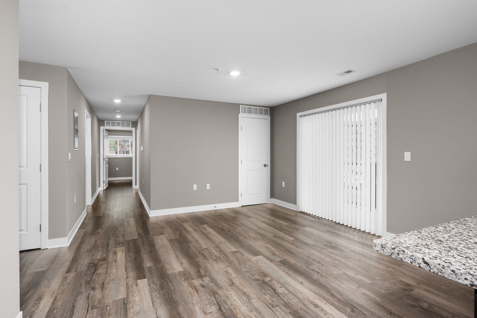 Fort Wayne Apartment: 2817 Westbrook Drive