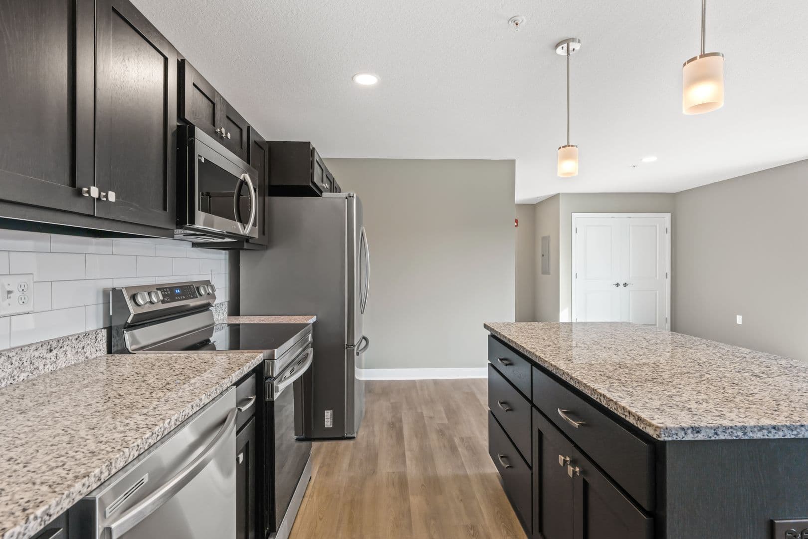 Fort Wayne Apartment: 2827 Westbrook Drive