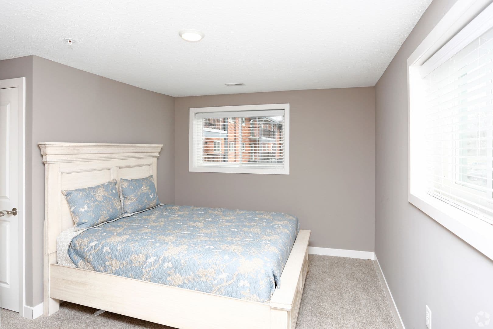 Fort Wayne Apartment: 2907 Westbrook Drive
