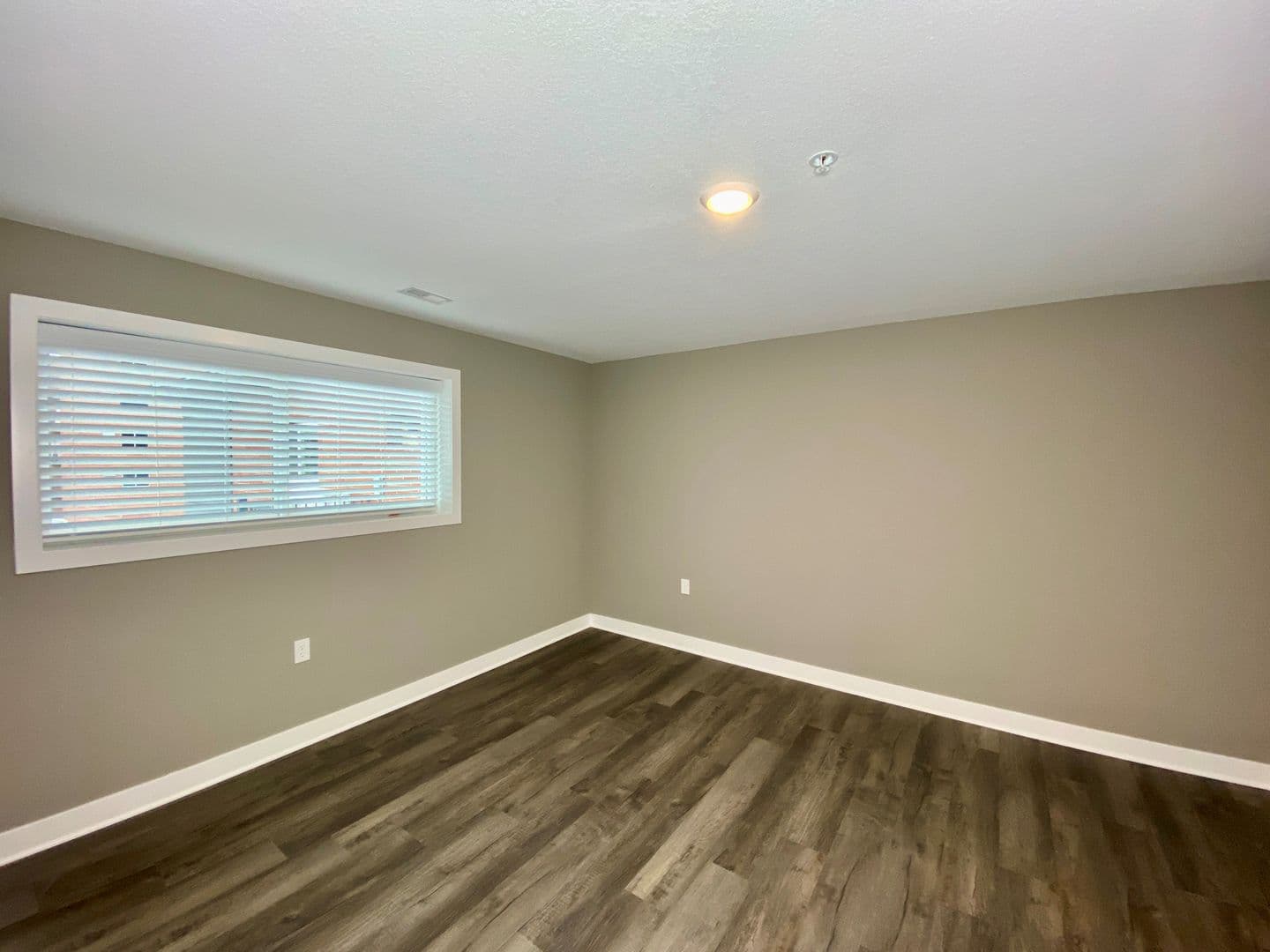 Fort Wayne Apartment: 2817 Westbrook Drive