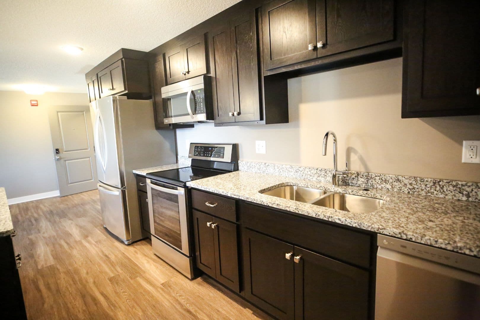 Fort Wayne Apartment: 2807 Westbrook Drive
