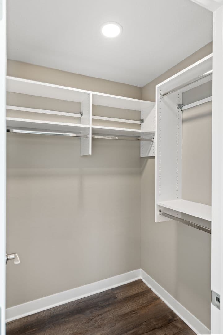 Fort Wayne Apartment: 2827 Westbrook Drive
