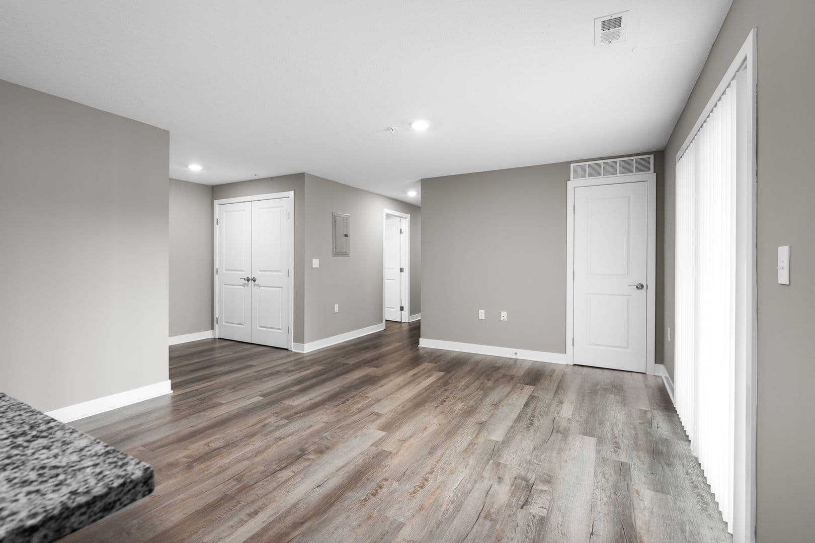 Fort Wayne Apartment: 2817 Westbrook Drive