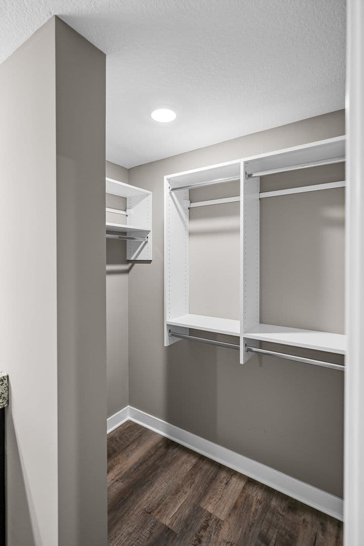 Fort Wayne Apartment: 2817 Westbrook Drive