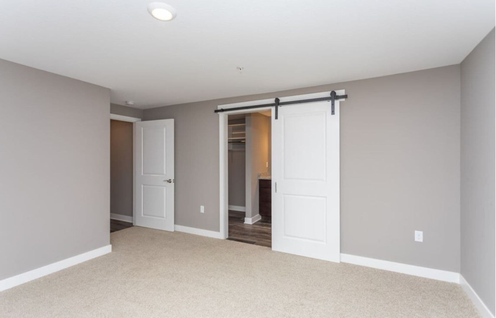 Fort Wayne Apartment: 2917 Westbrook Drive